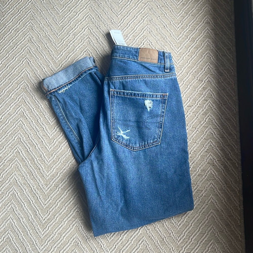 American Eagle “Mom jeans” size 6 NWT